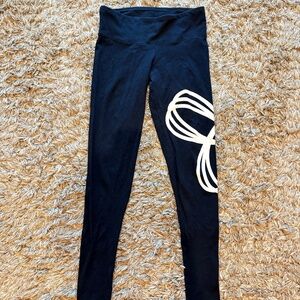 Aritzia TNA leggings size xs